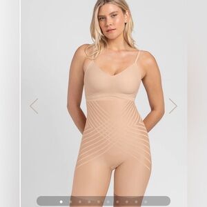 NWT Honeylove Silhouette High-Waist Short shapewear